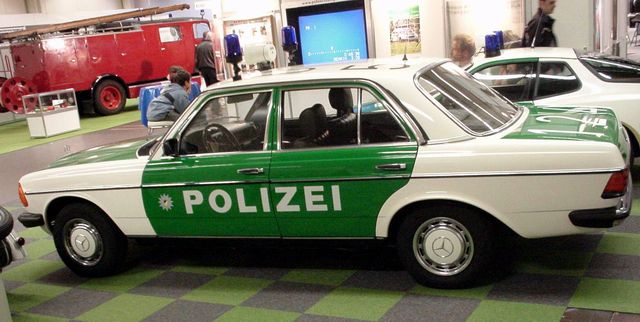 040-Schwarz